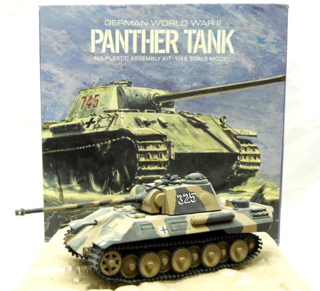 Aurora 1/48 Panther Tank Built Up With Terrain Base, 322-150 plastic model kit